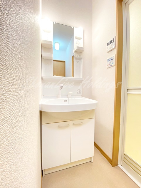 横浜市栄区桂町のアパートの洗面所