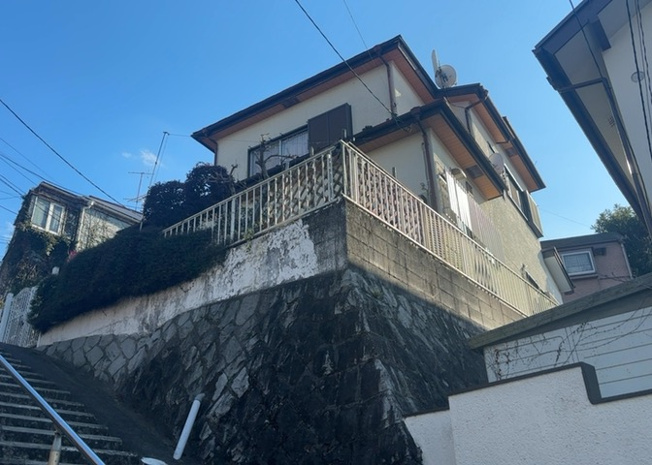 【外観】 | 物件の詳細については、現地を見てわかること以外に、役所や法務局などで調べないとわからないことがあります。そのため、現地に行く場合は、もしこの物件を買ったらどのような生活ができるかをイメージしましょう。