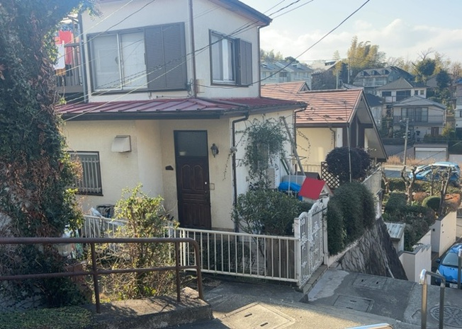 【外観】 | 土地購入を検討されている場合、境界杭がない状態で購入してしまうと境界確定測量をする必要があり、費用がかかります。購入の前に、売主、隣土地所有者立ち合いのもと境界を確定し境界杭を設置するのがベストです。