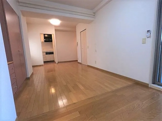 オリエントコートの居間・リビング