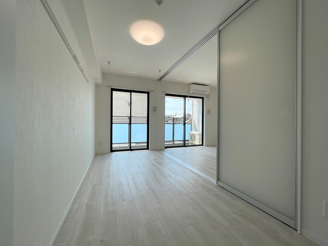 パルメゾン長町の居間・リビング|同間取り、別号室写真です。