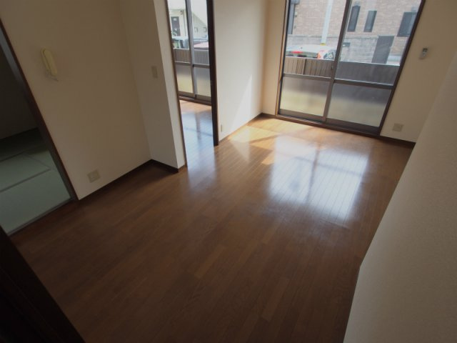 メゾン・ド・エスプリ B棟の居間・リビング