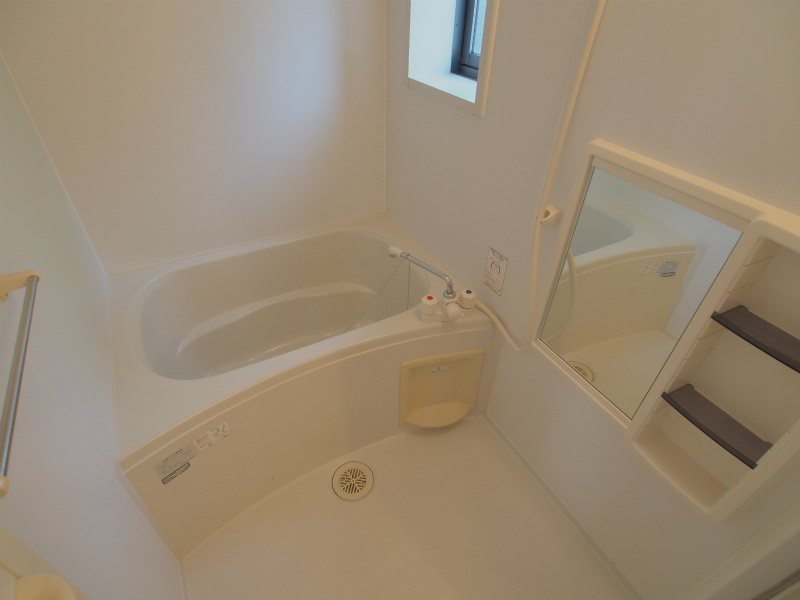 メゾン・ド・エスプリ B棟の浴室