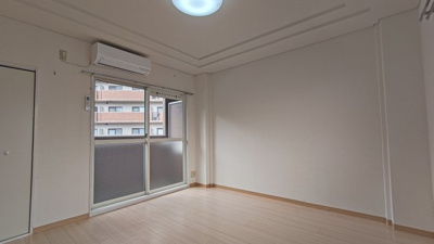 【洋室】 | フォレストヴィラ