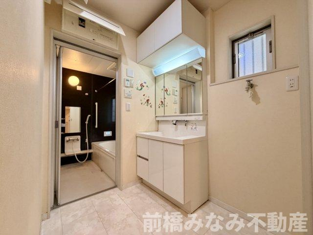 【中古戸建】前橋市堀越町　４LDKの独立洗面台|独立洗面台、小物を置くことができて便利です