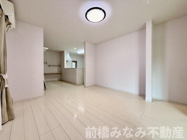 【中古戸建】前橋市堀越町　４LDKの居間・リビング|ゆったり過ごせる居間です