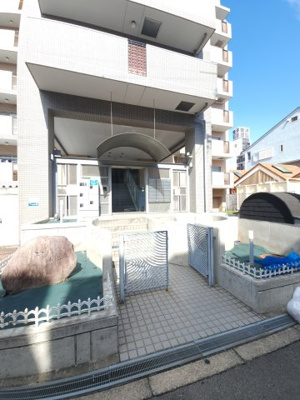 【エントランス】 | エステート小松