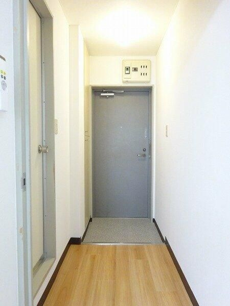 コスモ隅田アクティの玄関