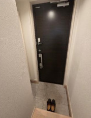 葛飾区亀有１丁目の戸建の玄関