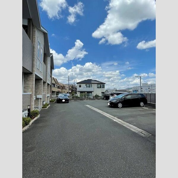 メゾンドソレイユの駐車場