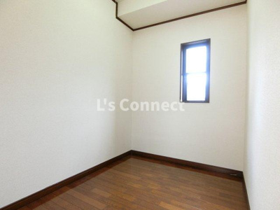 【設備】 | 八乙女庵 | 納戸は収納や仕事部屋に使えます。