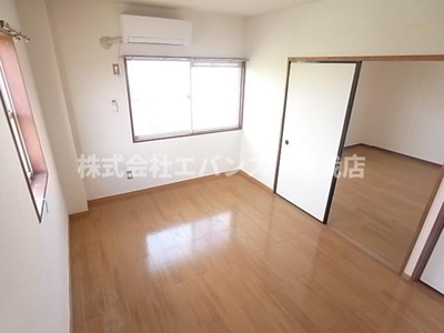 【寝室】 | メゾングリーン356 | 広くて明るい寝室