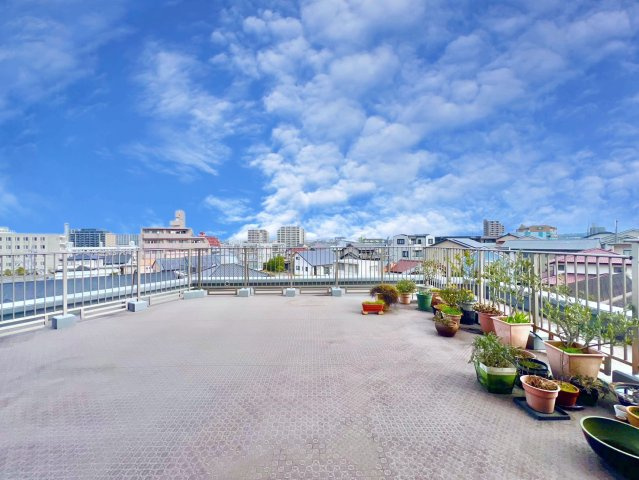 グラン・コート藤が丘の展望|陽当たり・風通し・景観良好なルーフバルコニー！
