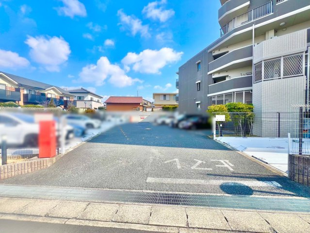 グラン・コート藤が丘の駐車場|売主様は機械式の上段をご利用です！