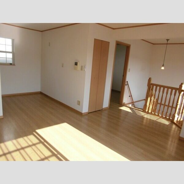 ルミエールヴィラの居間・リビング