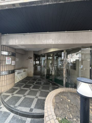 【エントランス】 | ステイツ博多駅南 | ゆとりのあるエントランスです