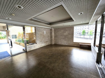 【エントランス】 | 朝日プラザ大橋南 | 綺麗なエントランスです☆毎日おうちに帰ってくるのが楽しみになりますね♪