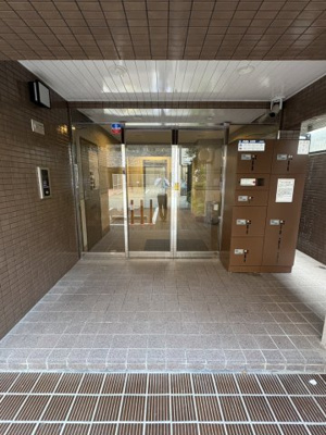 【エントランス】 | ラフォーレ博多 | ゆとりのあるエントランスです