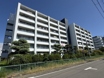 【外観】 | ニュー千早団地二棟 | 落ち着いた雰囲気の外観です