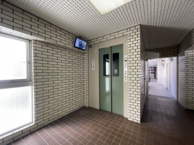 【エントランス】 | グリーンマンション今泉 | 防犯カメラがあります。