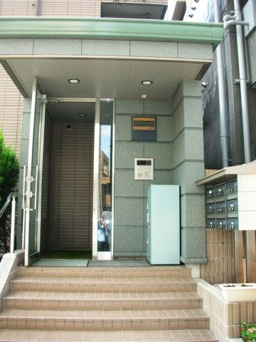 ガーデンサイド広尾のエントランス