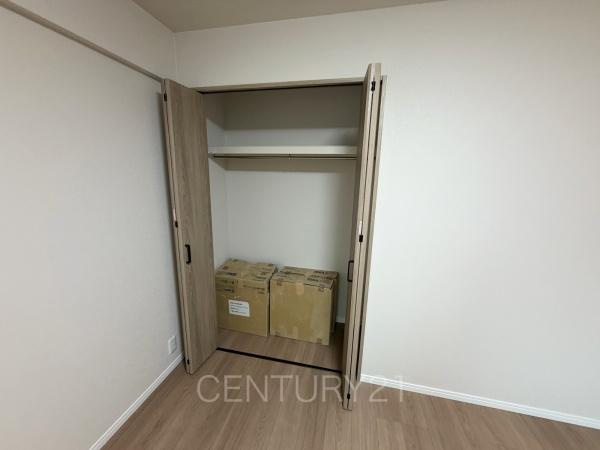 サーパス文京第２の収納|ハンガーパイプ付きクローゼットです。