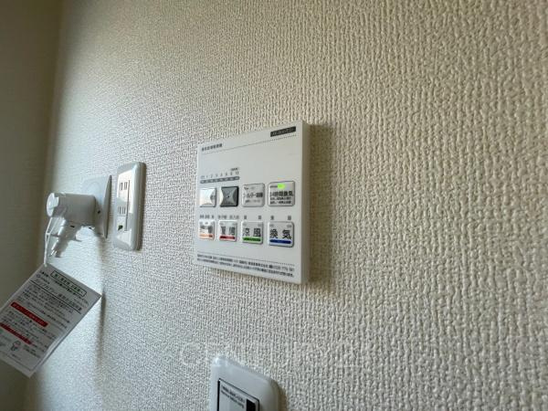 第１吉岡町漆原１号棟の浴室|浴室乾燥機