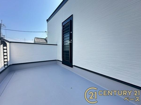 橿原市中曽司町 ／新築一戸建のバルコニー|■現地撮影写真■日当たりのよいバルコニー！洗濯物もよく乾きます！