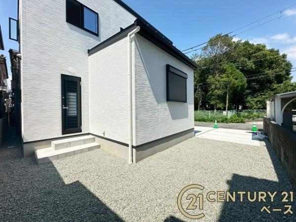橿原市中曽司町 ／新築一戸建の庭|■現地撮影写真■広くて開放的なお庭でゆったりプライベートな時間を満喫！