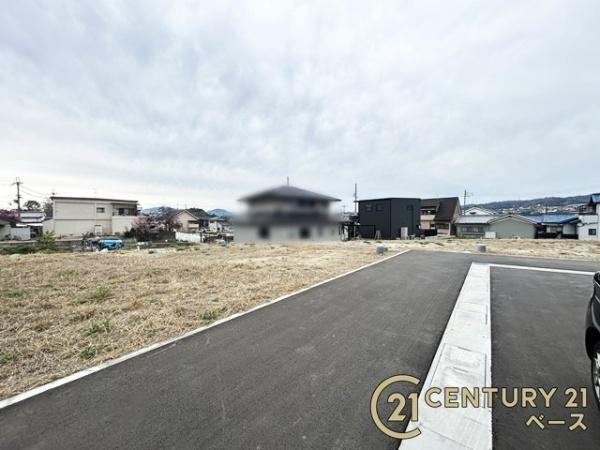 生駒郡斑鳩町龍田４丁目の売地の前面道路含む現地写真|■現地撮影写真■前面道路約６ｍでお車の出し入れも楽々！
