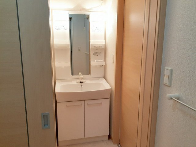 メルシ－ＡＩ・Ｅの洗面所|広い洗面スペース