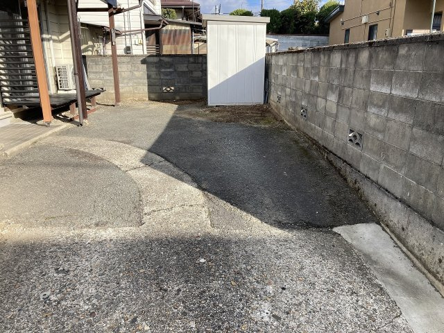 南館3-14-26貸家の駐車場