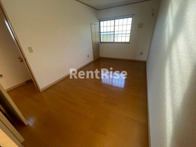 プラッサムコート小郷Ｂの居間・リビング