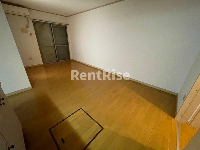 プラッサムコート小郷Ｂの居間・リビング