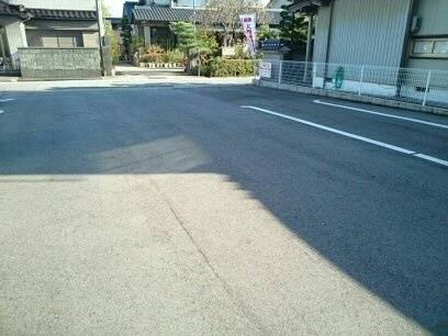 アグロスの駐車場