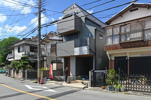 ハピクルタウン伊丹市瑞原3丁目新築一戸建て│4LDK+駐車1台可の外観|ZEH水準住宅、ＪＲ福知山線「北伊丹」バス4分、「緑ケ丘７丁目」バス停徒歩14分限定1区画の新築戸建が完成致しました。見学をご希望の方はお気軽にお問い合わせください。