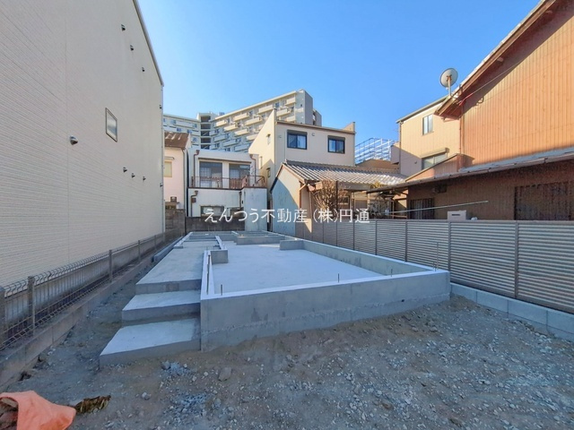 メルディア金城201の前面道路含む現地写真