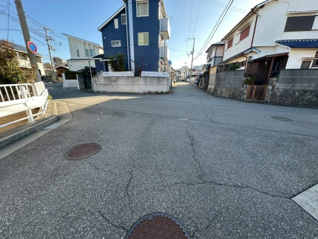 南西角地　人丸小学校 区　明石市荷山町　良質戸建の前面道路含む現地写真