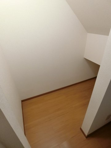 プラティーク　ヴィラの収納|イメージ201号室の写真（反転あり）