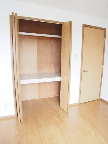 プラティーク　ヴィラの収納|イメージ201号室の写真（反転あり）