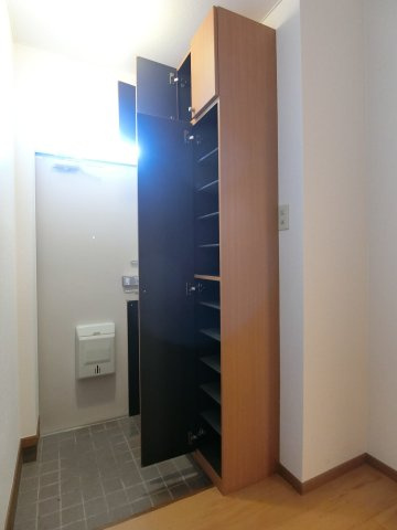 プラティーク　ヴィラの収納|イメージ201号室の写真（反転あり）