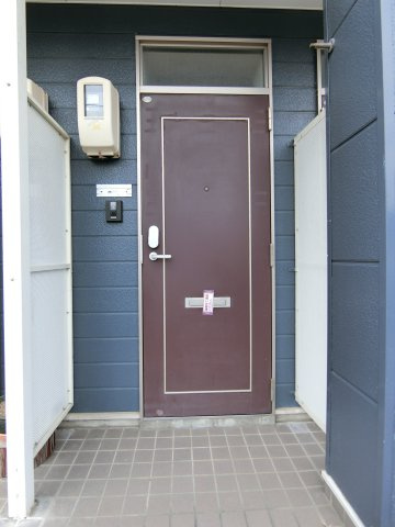 プラティーク　ヴィラの玄関|イメージ201号室の写真（反転あり）