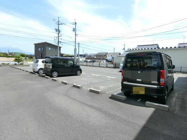 イル　マーレ　Ｂの駐車場