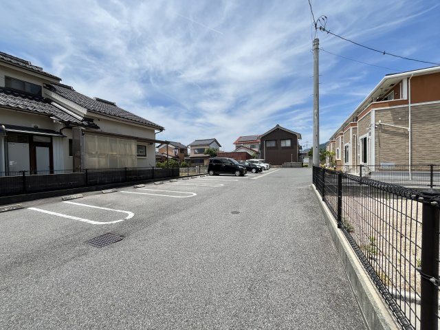 フローラーリアの駐車場