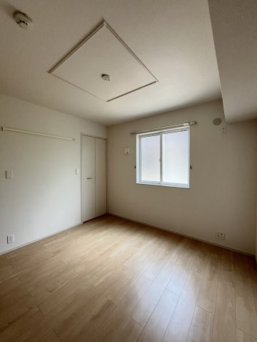 フローラーリアの洋室