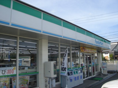 【周辺】 | エタニティ | ファミリーマート本城いそいち店まで877ｍ