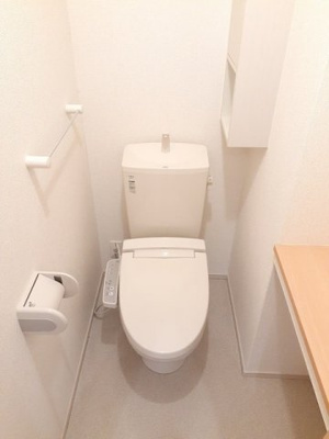 【トイレ】 | ラピスラズリー | 清潔感のあるトイレです