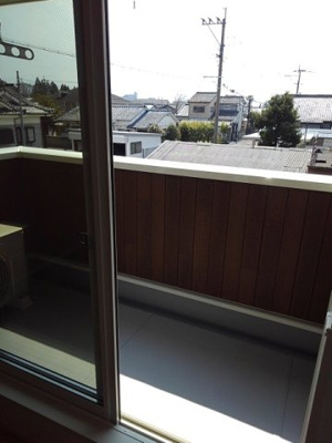 【バルコニー】 | ドッグ・ウッド・ベル | 外からの目が気にならないバルコニーで洗濯物が干せます