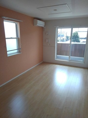 【居間・リビング】 | ドッグ・ウッド・ベル | こちらの居間で趣味の時間をお楽しみください