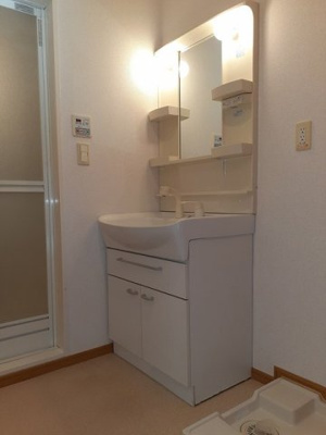 【洗面所】 | エヴァーグリーン | コンパクトで使いやすい洗面所